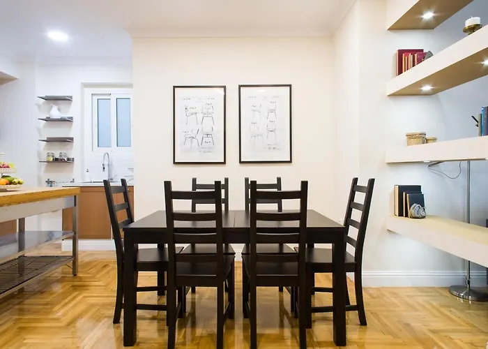 Athena\'S Hideaway- Fully Renovated- Absolute Best Location