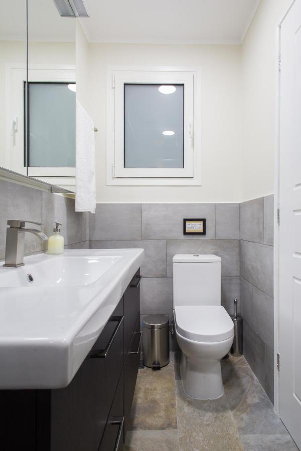 Athena's Hideaway- Fully Renovated- Absolute Location *