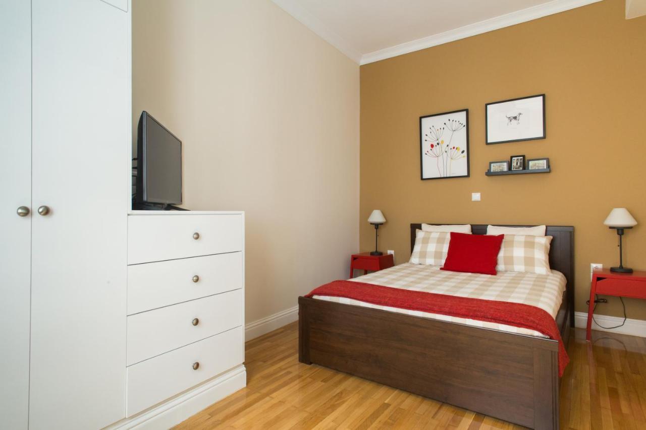 Athena's Hideaway- Fully Renovated- Absolute Location *